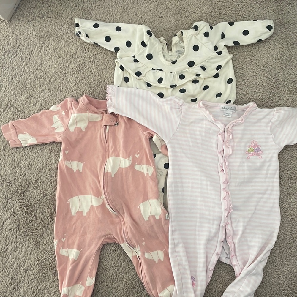 0-3 baby girl bundle. Baby Gap and Kissy Kissy